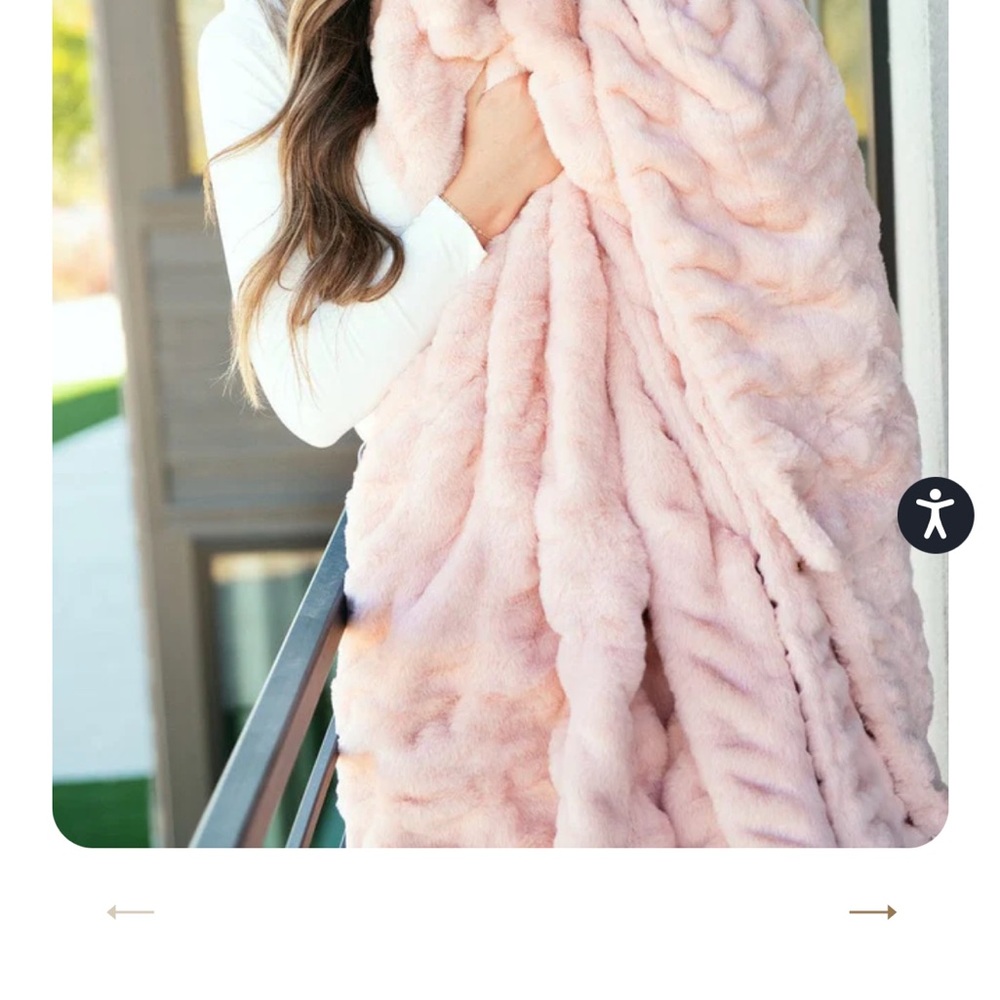 Luxurious Pink Faux Fur Throw Blanket